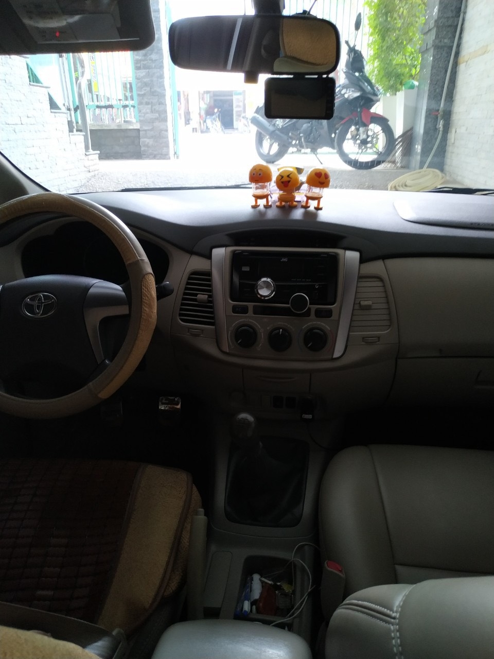 Hãng bán Innova E 2016, màu bạc, đúng chất, giá TL, hổ trợ góp