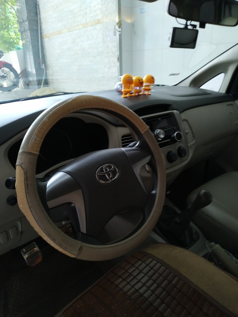 Hãng bán Innova E 2016, màu bạc, đúng chất, giá TL, hổ trợ góp
