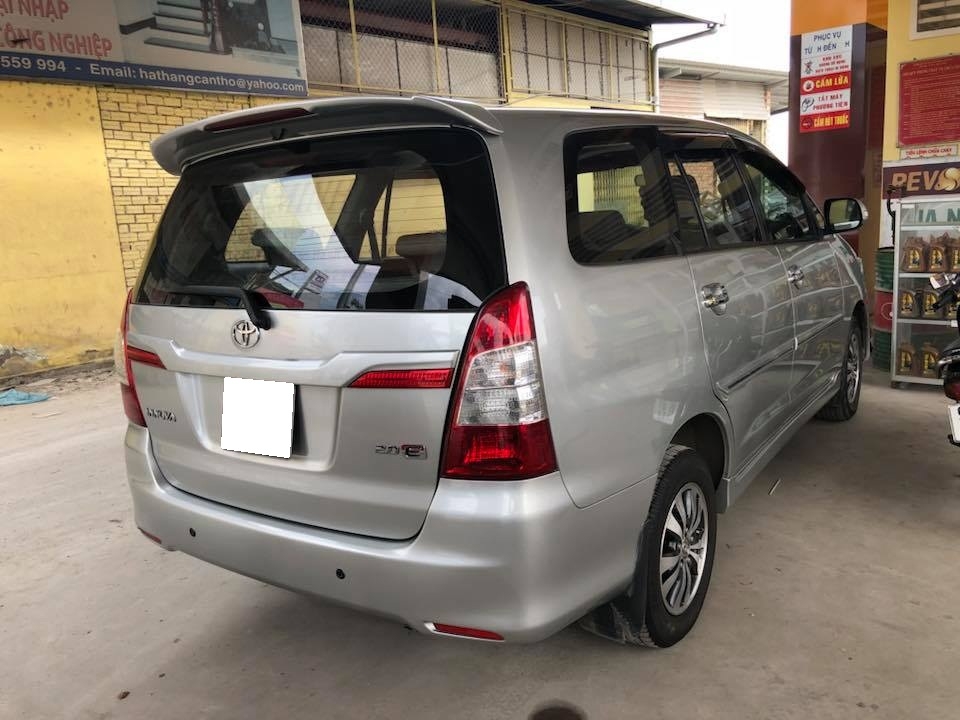 Lên đời đổi xe mới cần bán Innova 2016, số sàn, máy xăng còn nguyên zin