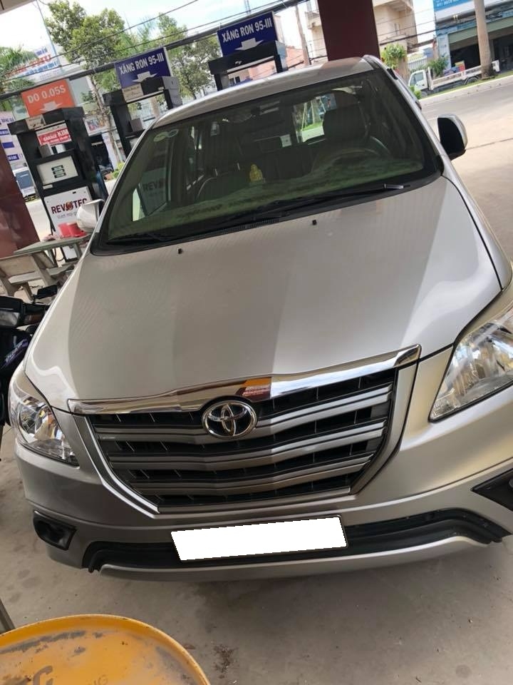 Lên đời đổi xe mới cần bán Innova 2016, số sàn, máy xăng còn nguyên zin