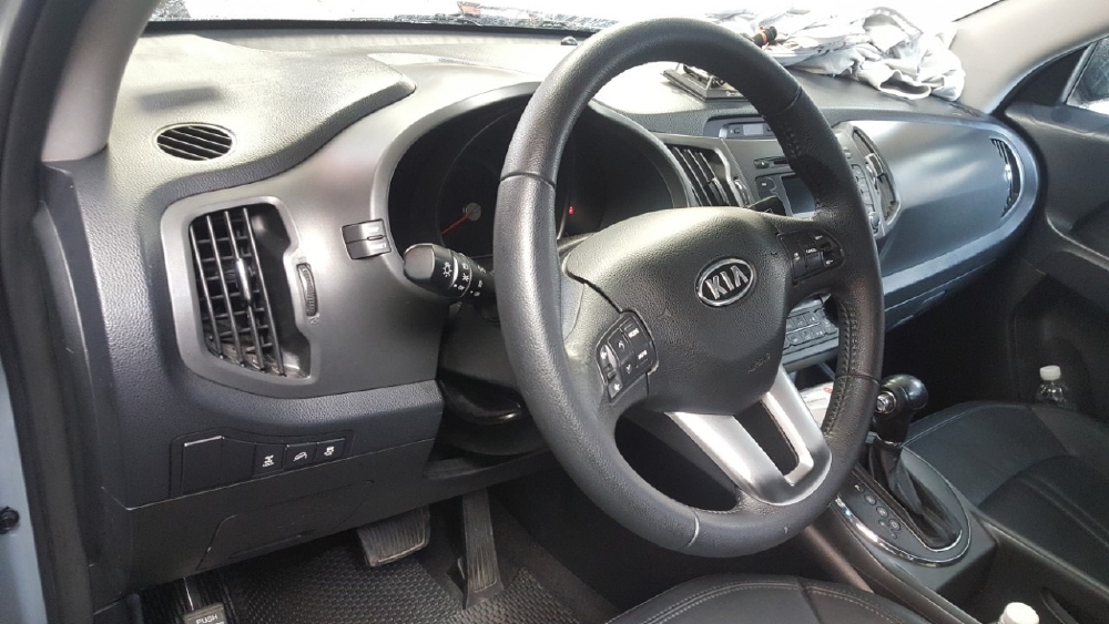 Hãng bán Kia Sportage 2 cầu 2010 đăng ký 2011, màu bạc, đúng chất, giá thương lượng