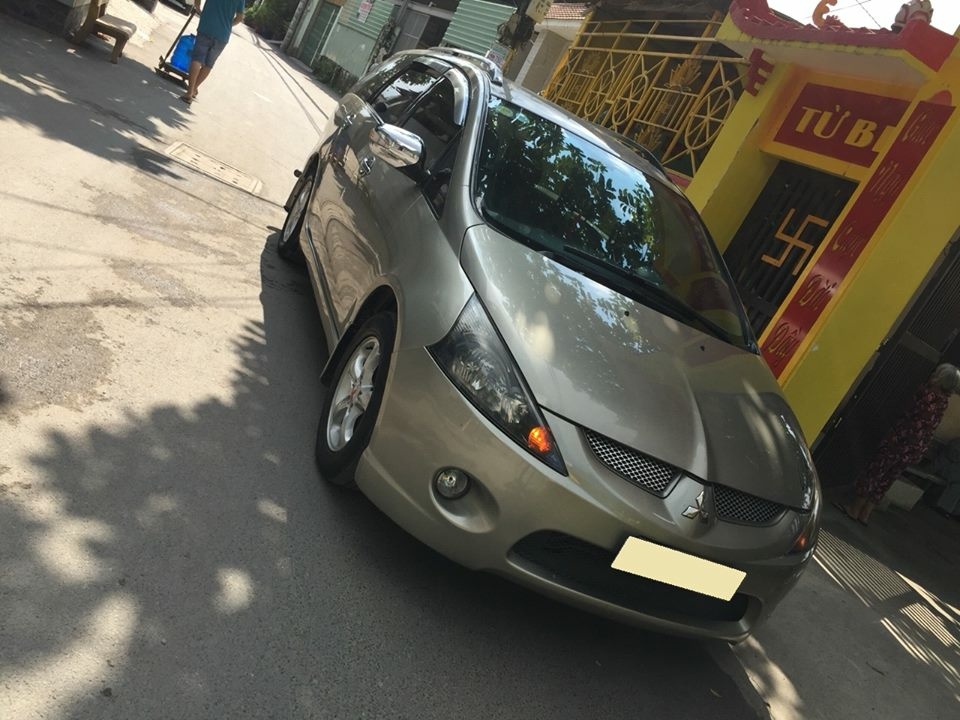 Bán xe Grandis 2007, số tự động , màu vàng cát còn mới tinh
