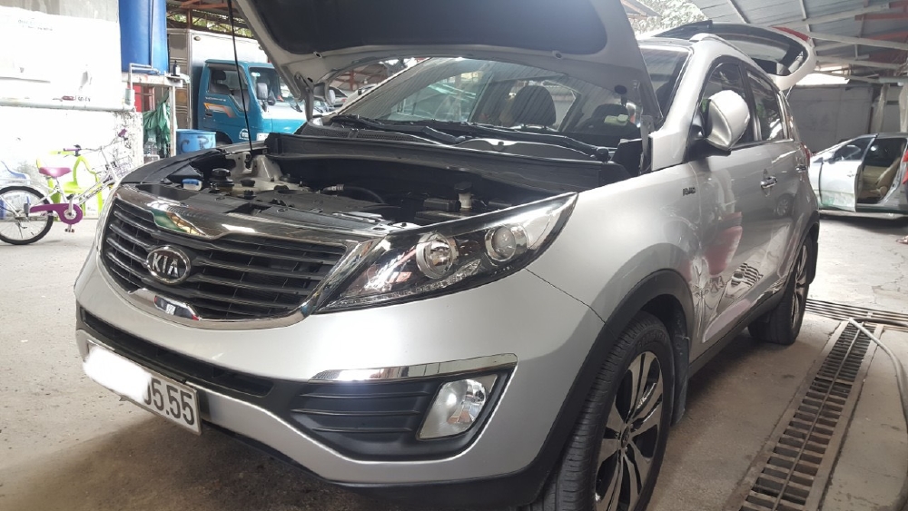 Hãng bán Kia Sportage 2 cầu 2010 đăng ký 2011, màu bạc, đúng chất, giá thương lượng