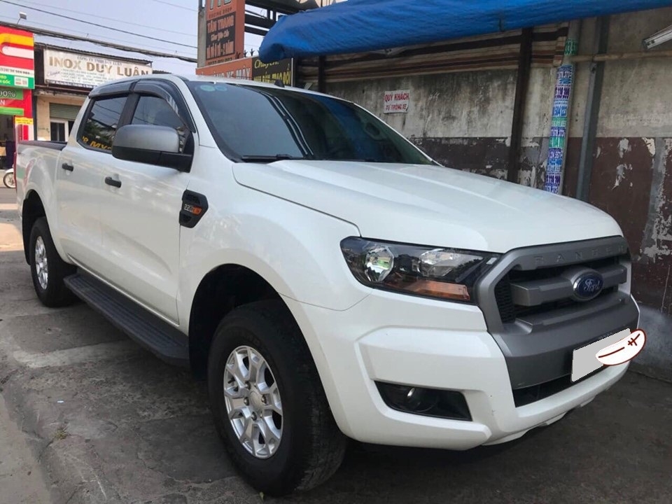 Gia đình cần bán Ranger XLS 2017, số tự động, màu trắng