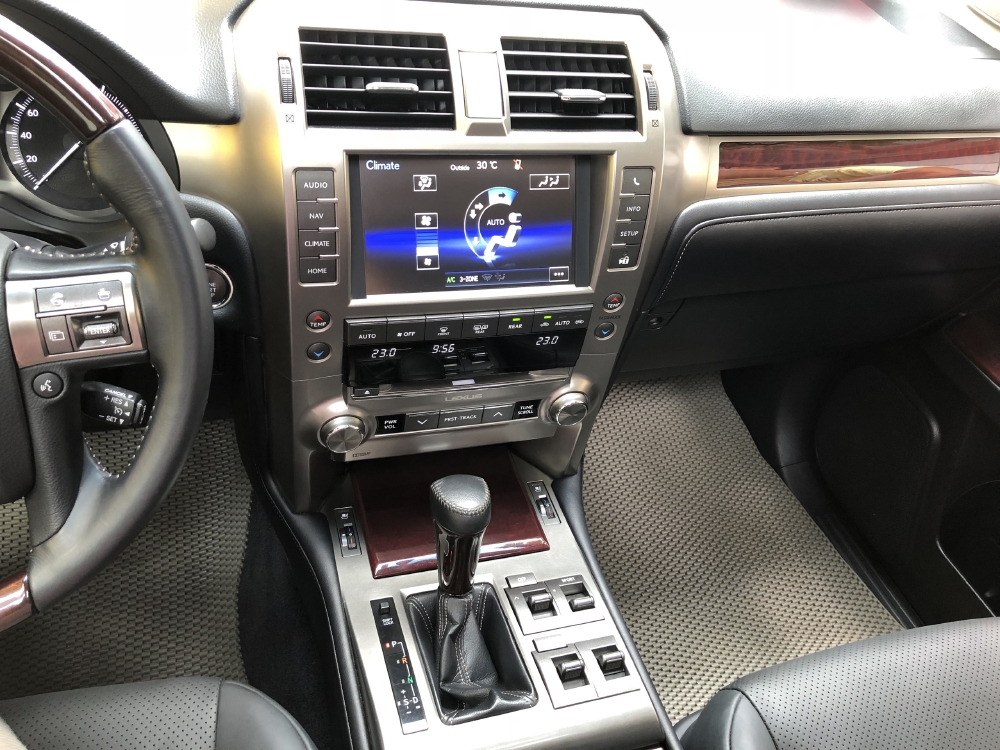 Mình cần bán Lexus GX460 full 2016 trắng thể thao