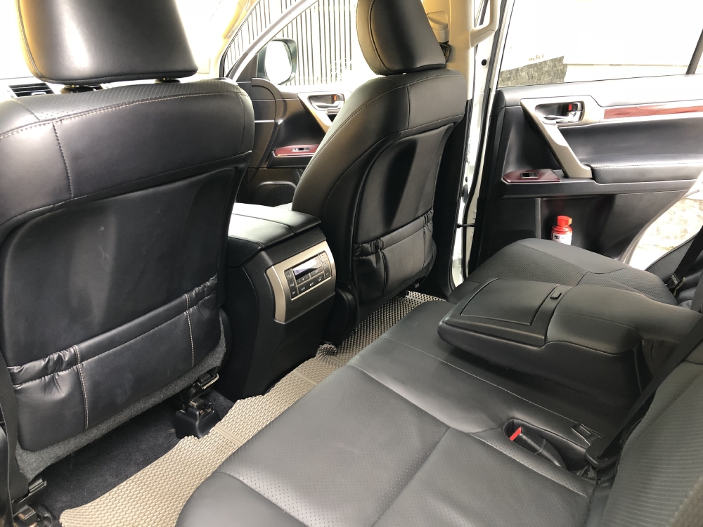 Mình cần bán Lexus GX460 full 2016 trắng thể thao