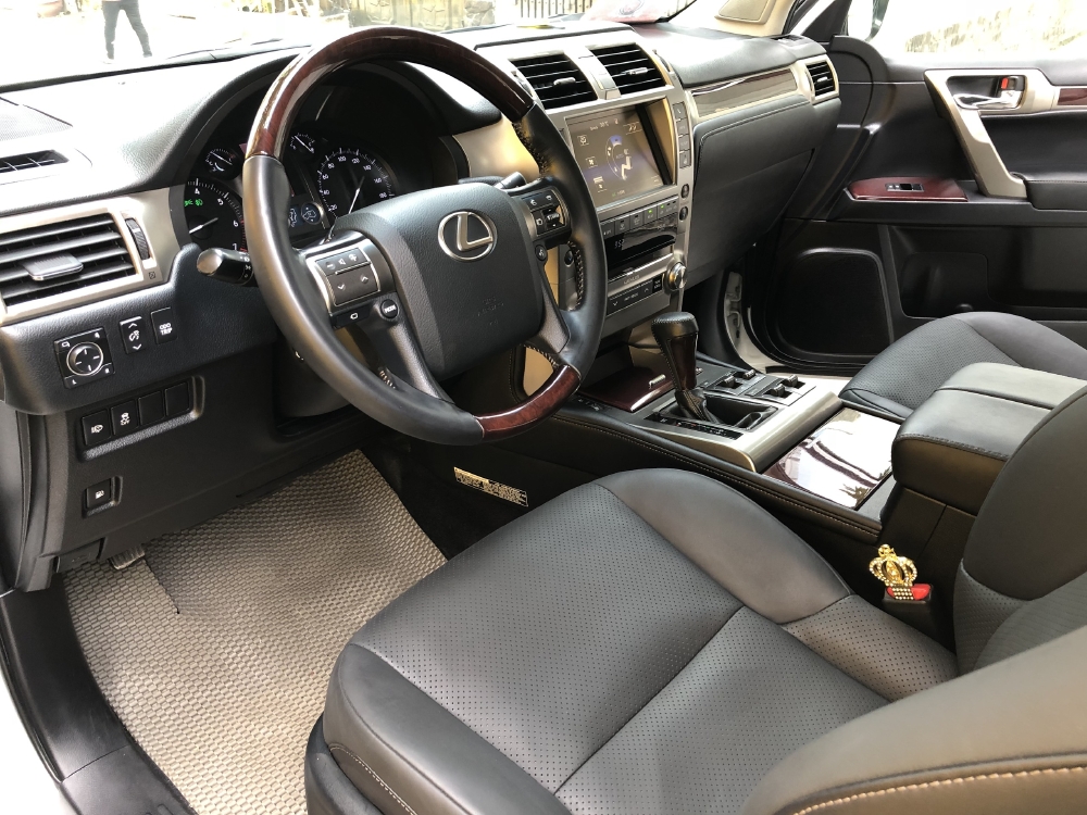 Mình cần bán Lexus GX460 full 2016 trắng thể thao