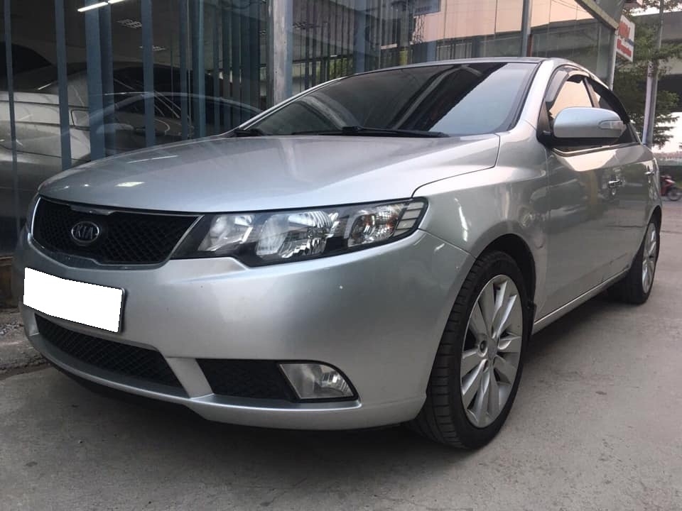 Gia đình cần bán Kia cerato 2010, số tự động, màu bạc