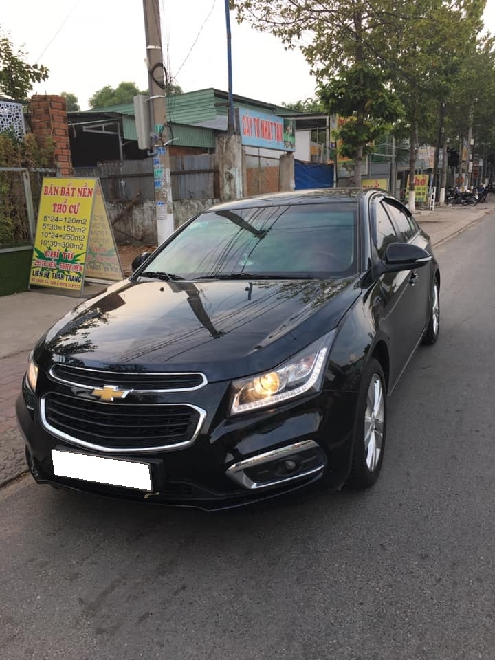 Cần bán xe Cruze LTZ, khai sinh 2018. màu đen, số tự động