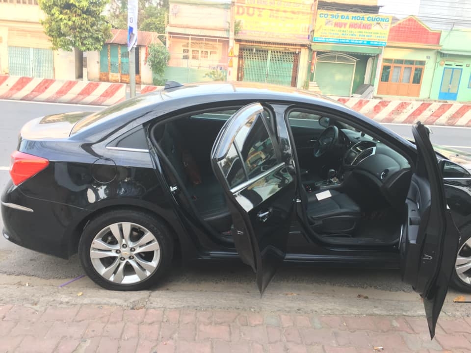 Cần bán xe Cruze LTZ, khai sinh 2018. màu đen, số tự động