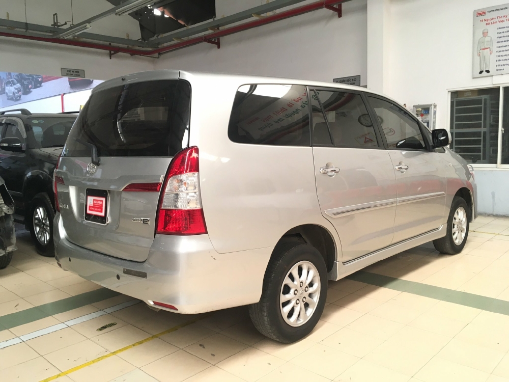 Innova 2.0E sx 2015 màu bạc, xe đẹp cam kết chất lượng, hỗ trợ NH với thủ tục nhanh chóng, đơn giản