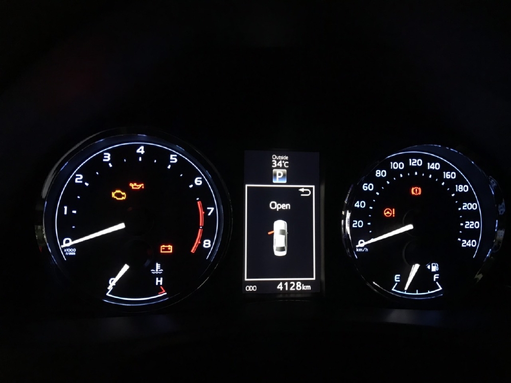 Altis 2.0V AT sản xuất 2019 màu nâu, xe lướt nhà chạy. Hỗ trợ ngân hàng lên đến 75%, lãi xuất thấp