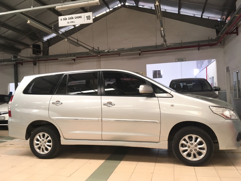 Innova 2.0E sx 2015 màu bạc, xe đẹp cam kết chất lượng, hỗ trợ NH với thủ tục nhanh chóng, đơn giản