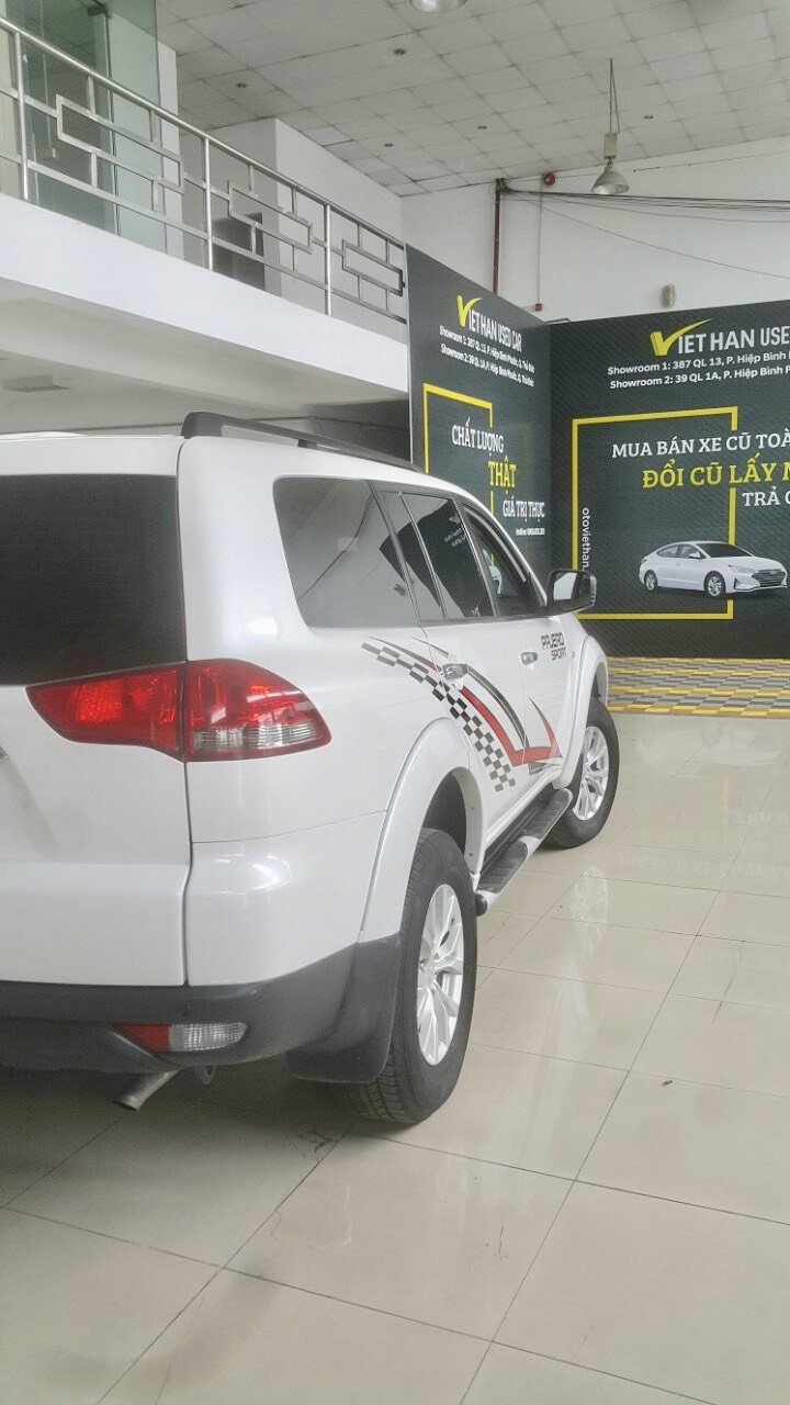 Hãng bán Pajero Sport 2.5MT 1 cầu máy dầu 2016