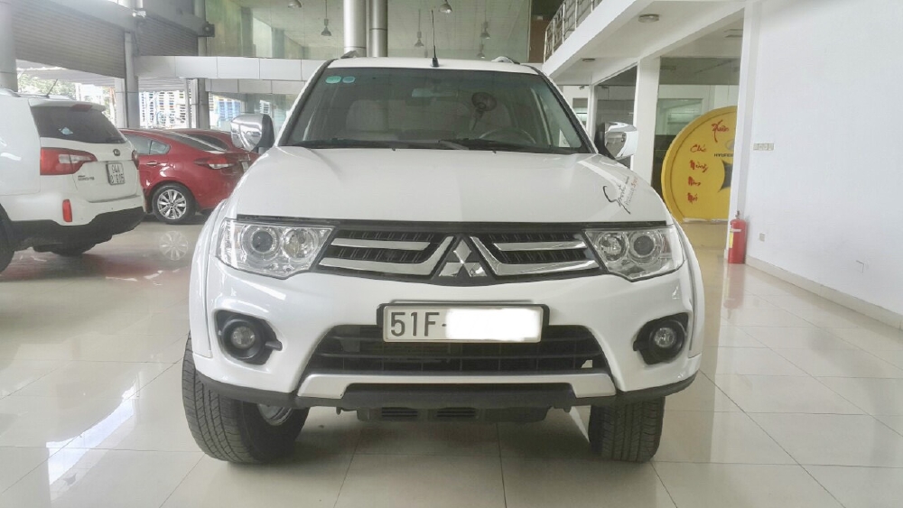 Hãng bán Pajero Sport 2.5MT 1 cầu máy dầu 2016