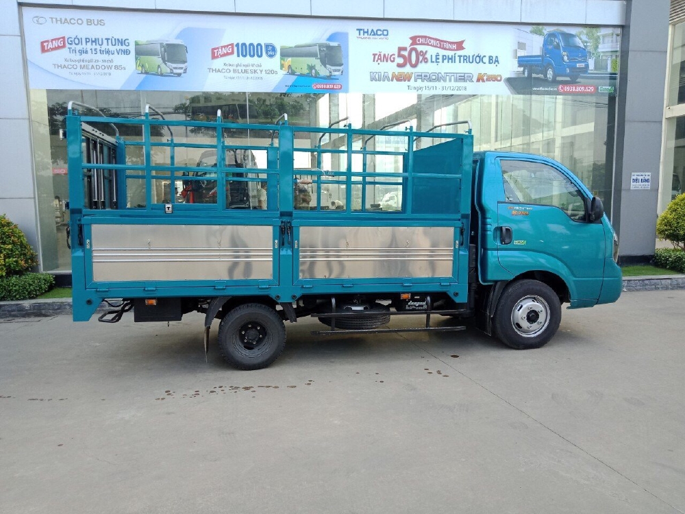 Cần bán xe tải KIA K250 thùng mui bạt tải trọng 2,49 tấn, hỗ trợ trả góp 75% giá trị xe. thủ tục đơn giản nhanh chóng.