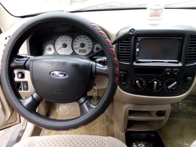 Bán xe Ford Escape 2006  Xlt Limited, số tự động màu nâu mạ vàng