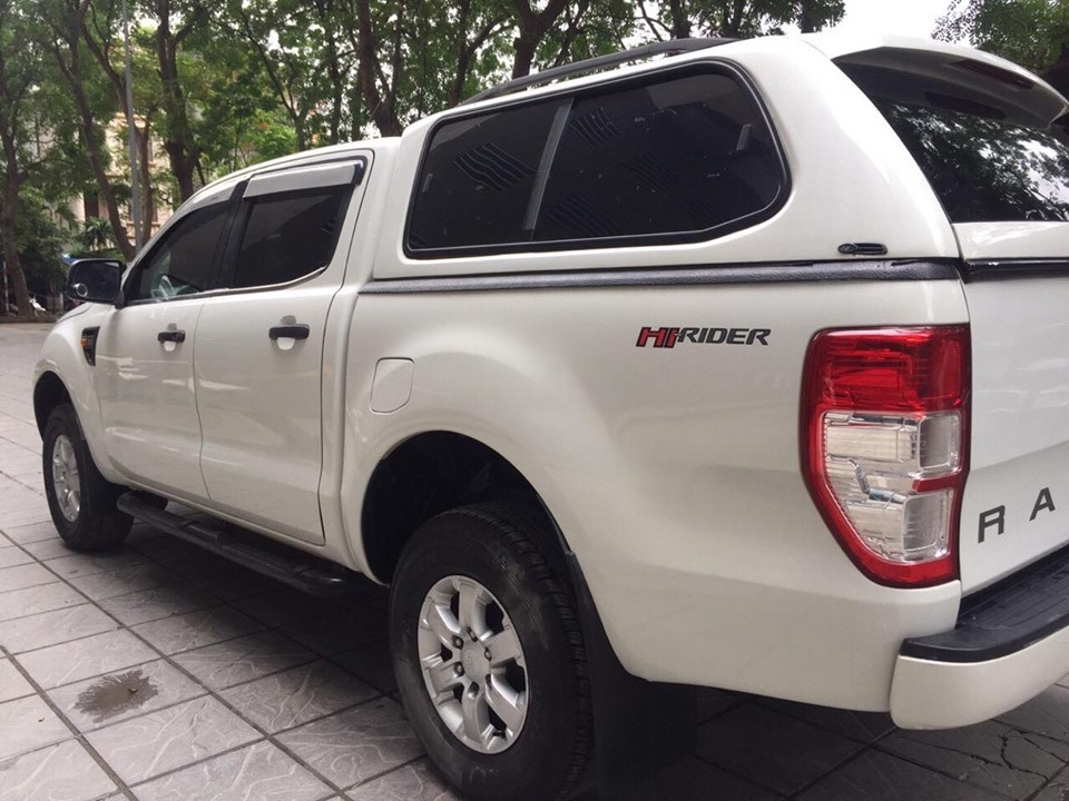 Cần bán xe Ranger XLS 2016, số sàn, máy dầu, màu trắng