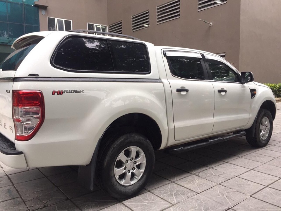 Cần bán xe Ranger XLS 2016, số sàn, máy dầu, màu trắng