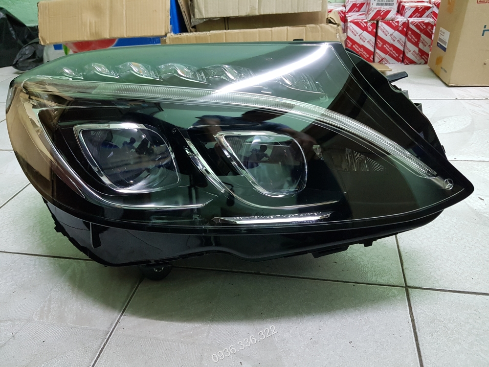 A2059063204 Đèn pha phải (đèn lái) Mercedes W205 C250, C300