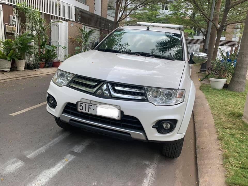 MITSUBISHI PAJERO 2017,máy xăng , số tự động 3.0, màu trắng