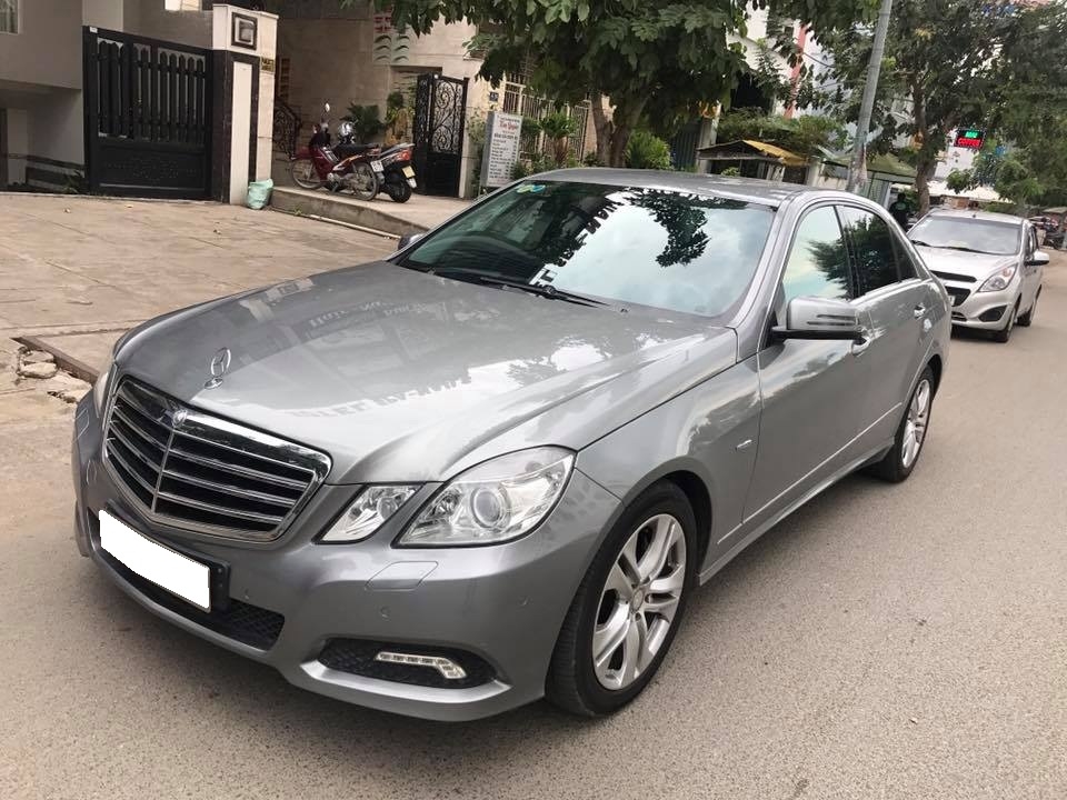 Gia đình cần bán E250, sản xuất 2010, số tự động, máy xăng, màu xám