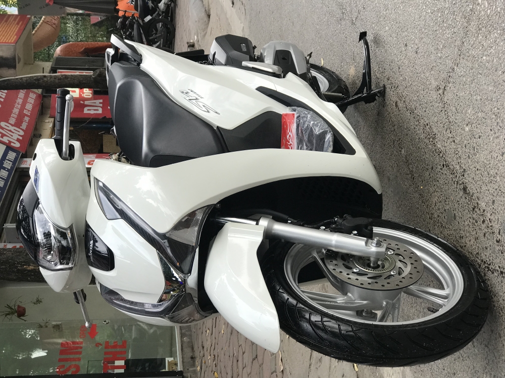 Bán SH Việt 150 ABS cuối 2018 màu Trắng chạy 1000km , dán kín nilon cả xe