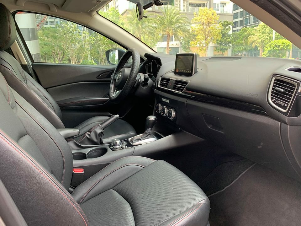 Cần bán xe Mazda 3 2016 số tự động màu xám, biển sài gòn chính chủ