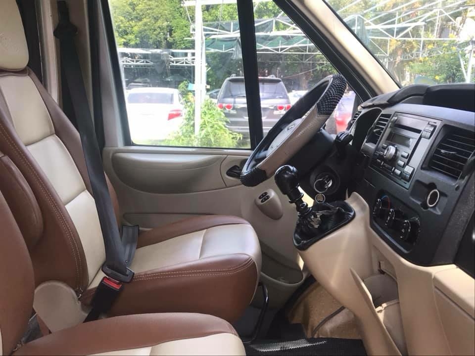Kẹt tiền bán Xe Ford Transit 2015 dầu số sàn màu bạc