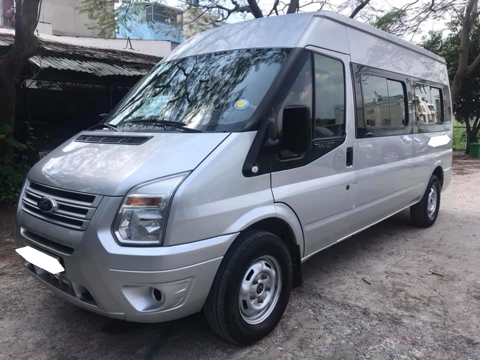 Kẹt tiền bán Xe Ford Transit 2015 dầu số sàn màu bạc