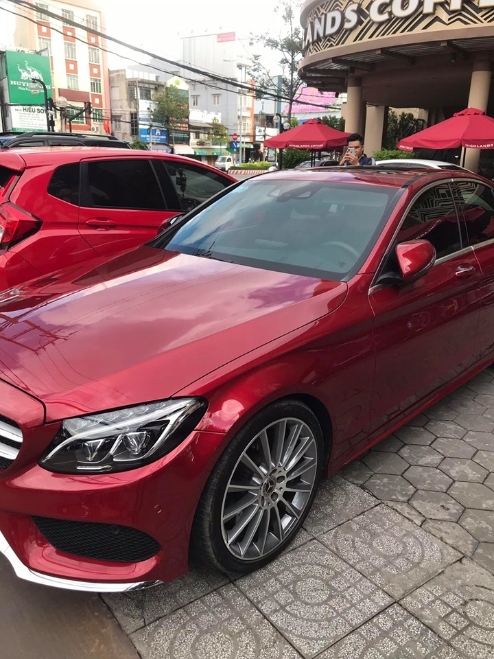 Mình bán Mercedes C300 AMG 2017 Full option màu đỏ lộc