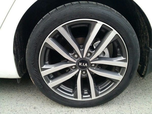 Mình cần bán Kia Cerato 2017 tự động màu trắng xe tuyệt đẹp