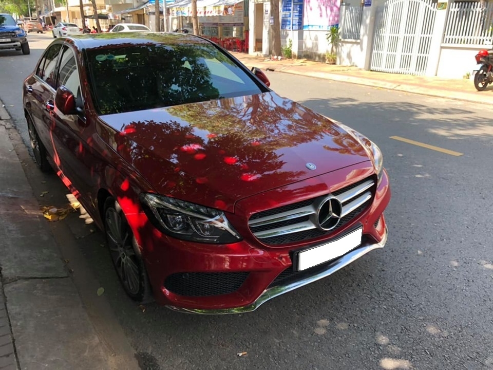 Mình bán Mercedes C300 AMG 2017 Full option màu đỏ lộc