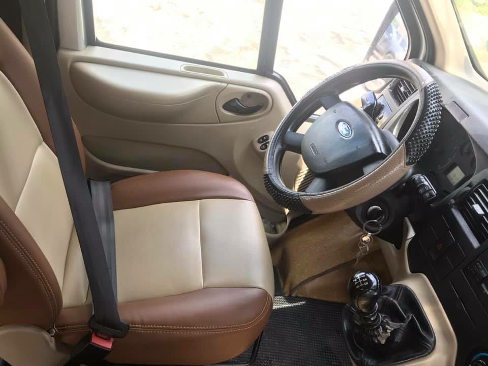 Kẹt tiền bán Xe Ford Transit 2015 dầu số sàn màu bạc