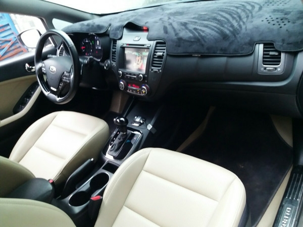 Mình cần bán Kia Cerato 2017 tự động màu trắng xe tuyệt đẹp