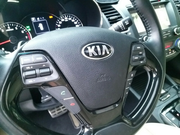 Mình cần bán Kia Cerato 2017 tự động màu trắng xe tuyệt đẹp