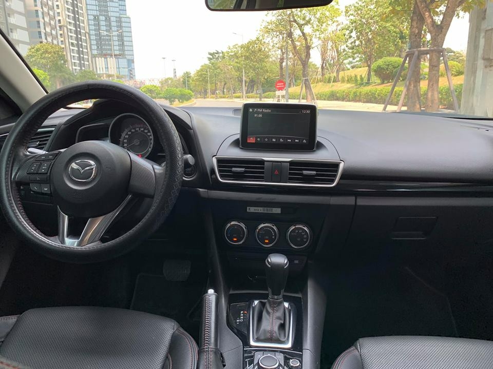 Cần bán xe Mazda 3 2016 số tự động màu xám, biển sài gòn chính chủ