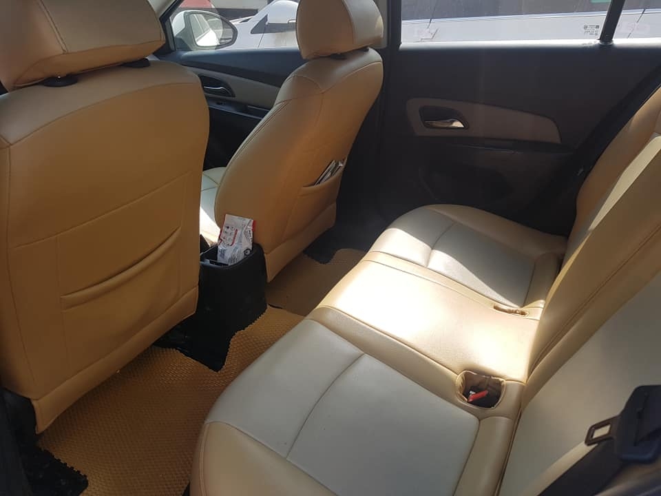 Cần bán Chevrolet Cruze 2016 số sàn màu trắng