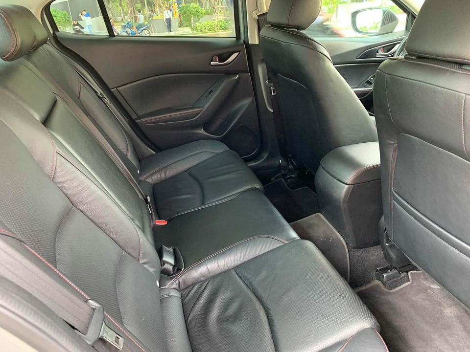 Cần bán xe Mazda 3 2016 số tự động màu xám, biển sài gòn chính chủ