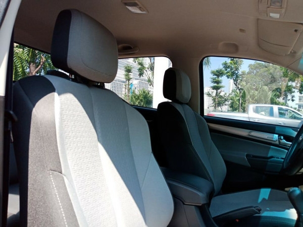 Cần bán xe CHEVROLET COLORADO 2018, số sàn, máy dầu, màu đỏ
