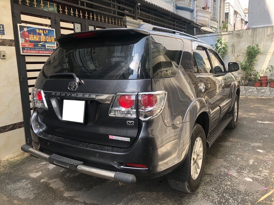 Bán Toyota Fortuner 2013 tự động xăng xám chì chính chủ