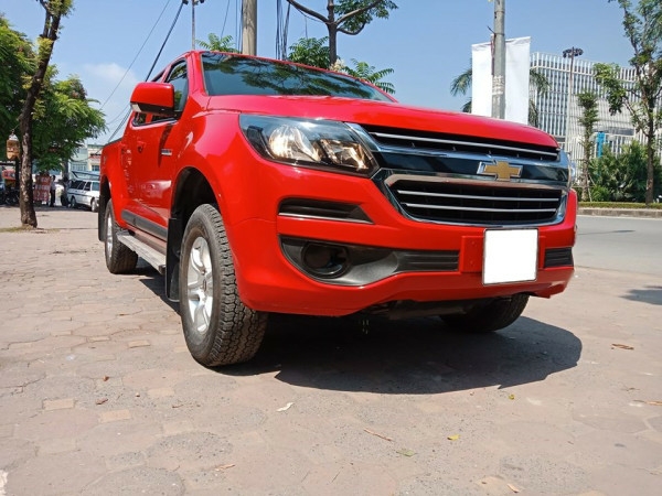 Cần bán xe CHEVROLET COLORADO 2018, số sàn, máy dầu, màu đỏ