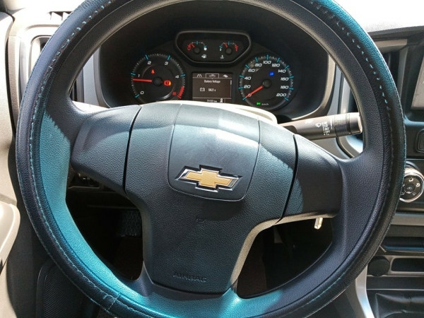 Cần bán xe CHEVROLET COLORADO 2018, số sàn, máy dầu, màu đỏ