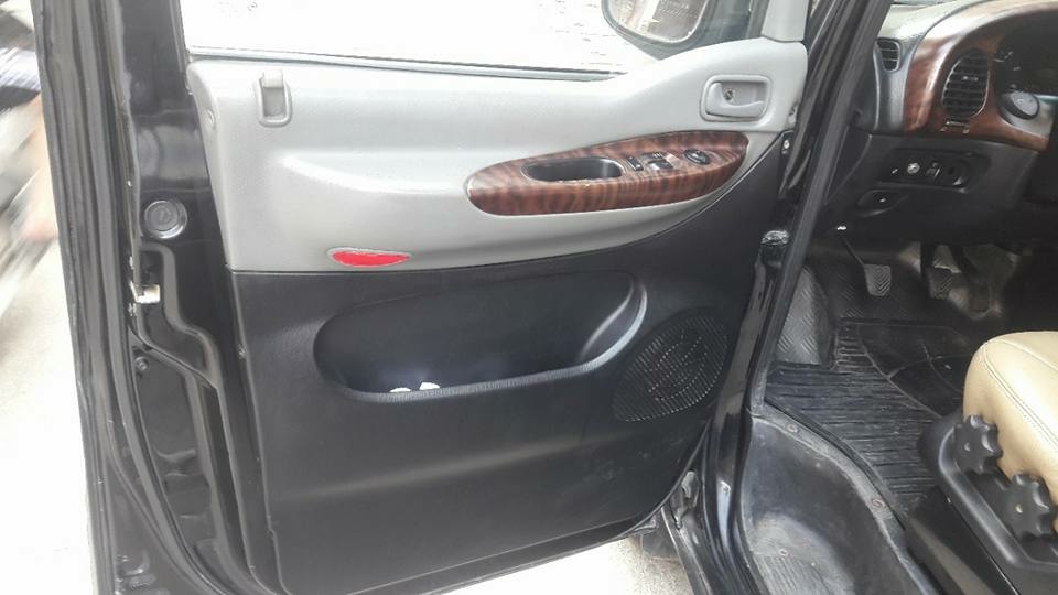 Cần bán xe HYUNDAI STAREX 2005 van bán tải, số sàn, máy dầu