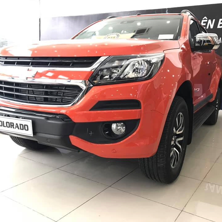 Xe bán tải Colorado giá rẻ