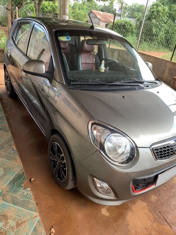 Cần bán xe Kia Morning 2013 số sàn màu xám, odo 67.000 Km