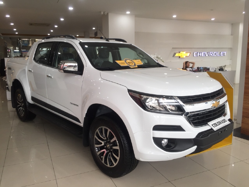 Xe bán tải Colorado giá rẻ