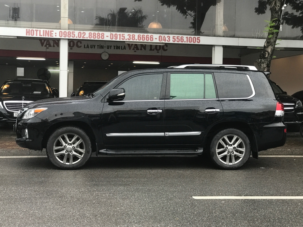 Lexus LX570 2009 đen