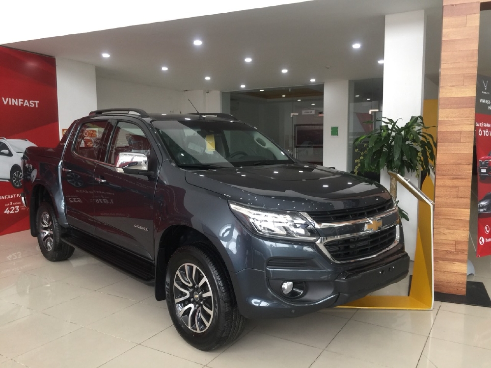 Xe bán tải Colorado giá rẻ