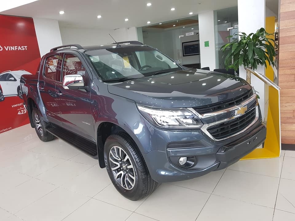 Xe bán tải Colorado giá rẻ